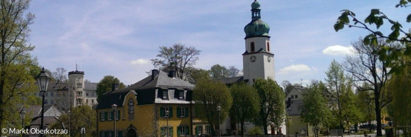 Kirche Oberkotzau vor stadtbild