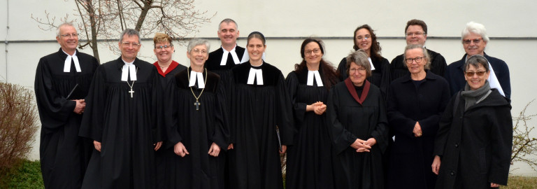 Gruppenbild: Ordination Sr. Elise Stawenow
