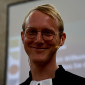 Konrad Aller schmunzelt